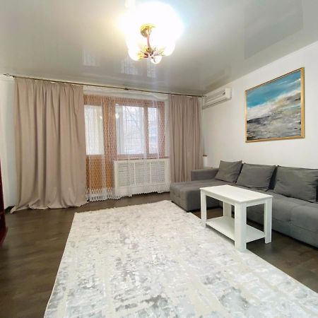 Comfortable Apartment, Samal 2 Ałma Ata Zewnętrze zdjęcie