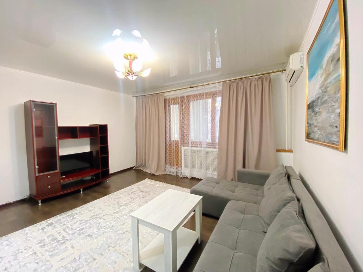 Comfortable Apartment, Samal 2 Ałma Ata Zewnętrze zdjęcie
